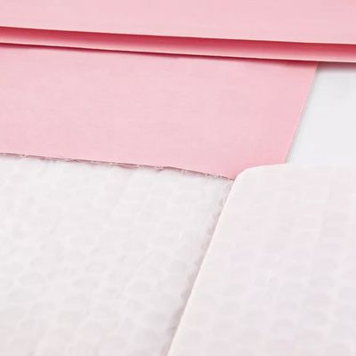 Karton SGS recycelte Kraftpapier-Werbesendungen Umweltfreundliche rosafarbene Doppel-Kraftpapier-Blasen-Werbesendungen