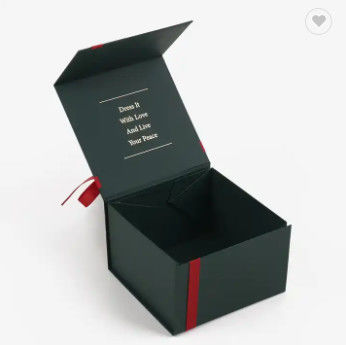 Valentinstag, Weihnachten, Schokolade, Kekse, Süßigkeiten, grüne Magnetbox mit Band